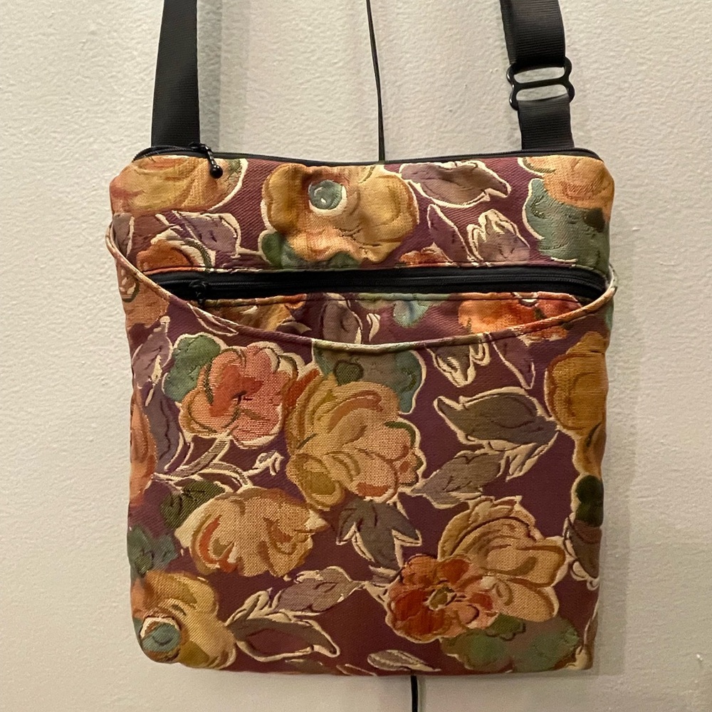 Floral Patterned Women's Tapestry Crossbody Bag